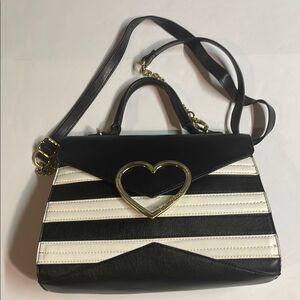 Betsey Johnson Be Mine Womens Black/White Stripe Crossbody Handbag